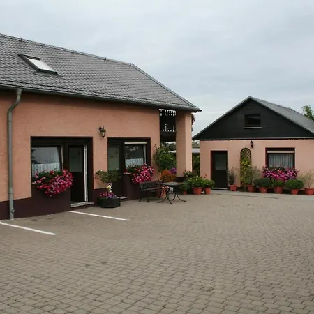 Ferienwohnungen&pension Neuber *